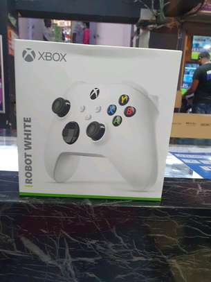 XBOX  ROBOT WHITE CONTROLLER image 2