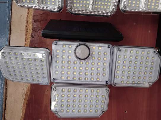4 sided solar light 120w image 1