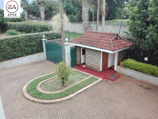 6 Bed House with En Suite at Old Runda image 1