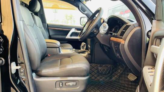 2016 Toyota Land Cruiser V8 4WD Auto Petrol 7 Seats image 12