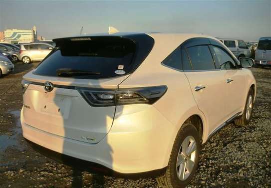 Toyota Harrier Year 2014 Pearl white color image 9
