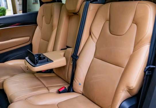 2018 Volvo XC90 t5 image 9