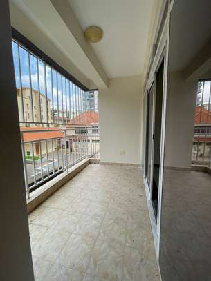 3 Bed Apartment with En Suite in Kilimani image 4
