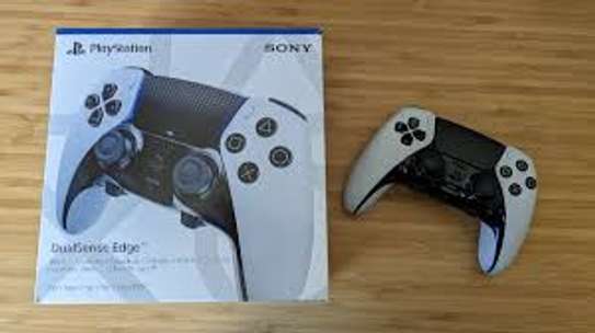 PS5 EDGE CONTROLLER image 2
