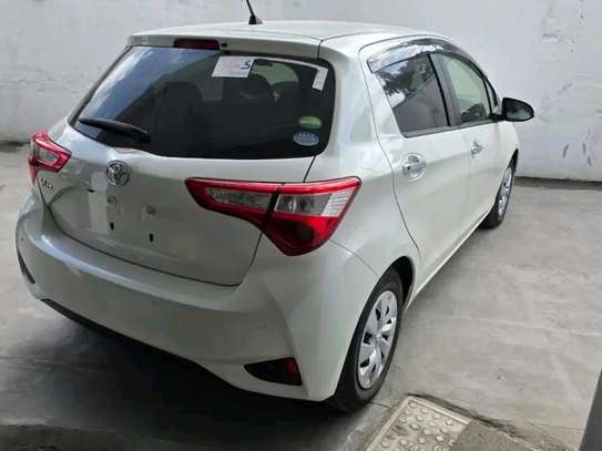 Toyota vitz 13000 image 1