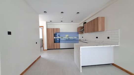 3 Bed Apartment with En Suite in Spring Valley image 1