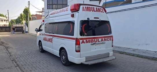 Fully Equipped Ambulance Toyota hiace 9L image 5