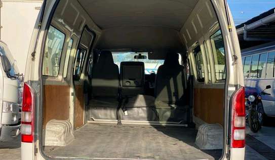 TOYOTA HIACE COMMUTER 18 SEATER image 5