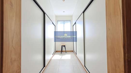 3 Bed Apartment with En Suite in Spring Valley image 15