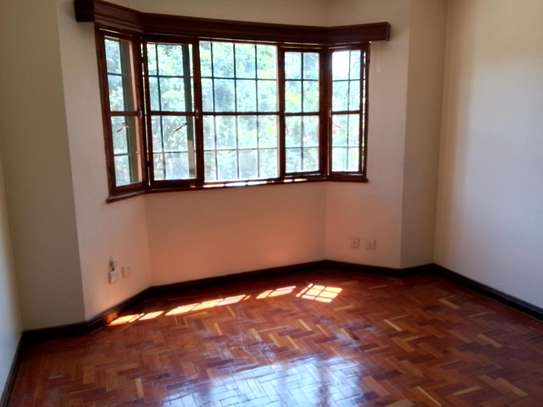 Lavington -Lovely three bedrooms Apt for rent. image 3