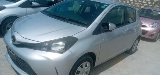 Toyota vitz image 2