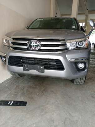 Toyota Hilux double cabin 2019 image 8