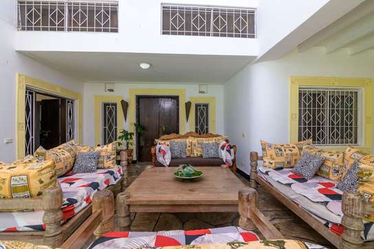 5 Bed House with Swimming Pool in Malindi image 15
