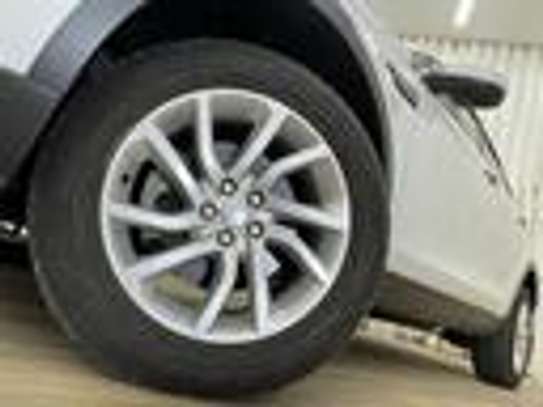 LAND ROVER DISCOVERY SPORT SE image 7