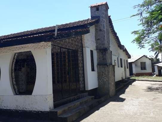 House  in Nyali Area image 14
