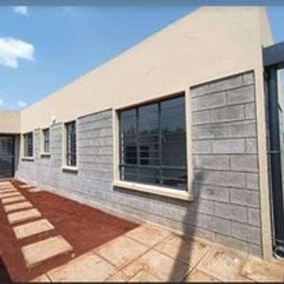 Flat roof mordern Town House image 4