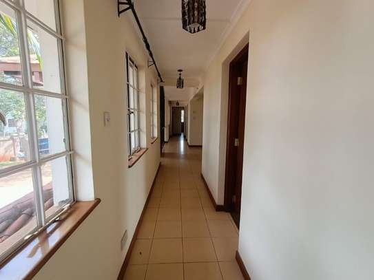 5 Bed Townhouse with Swimming Pool in Runda image 3