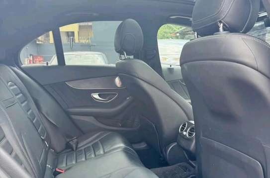 Mercedes-Benz C200 AMG image 10