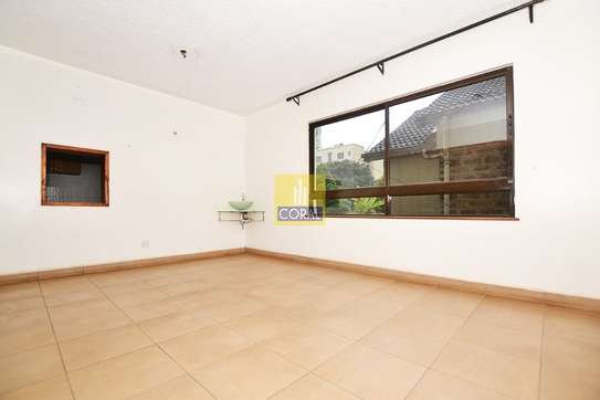 5 Bed Apartment with Parking in Parklands image 4
