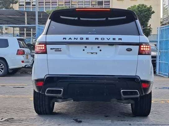 Range rover sport image 4