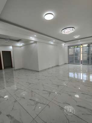 Serviced 2 Bed Apartment with En Suite at Links Road image 4