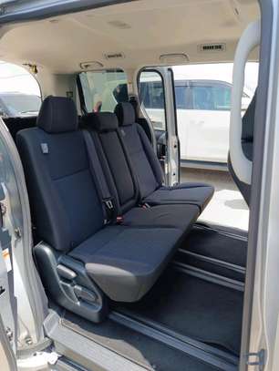 Toyota Noah 8seater image 1