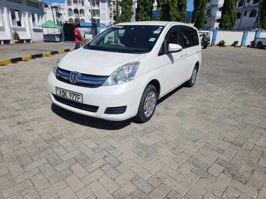 Toyota isis 7 seater 2015 image 8