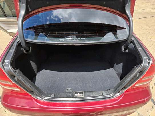 Mercedes Benz c200 image 1