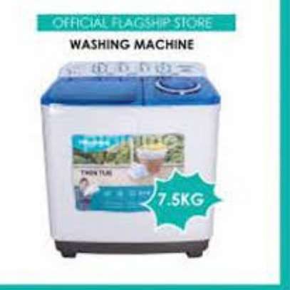 Hisense Washing Machine Twin Tub 7.5KG image 1