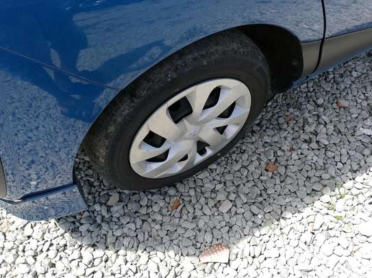 Toyota sienta blue hybrid image 3