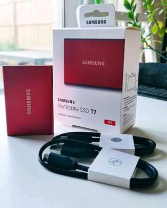 Samsung Portable SSD T7 image 2