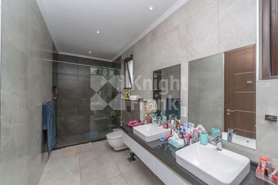 4 Bed House with En Suite at Peponi Road image 16