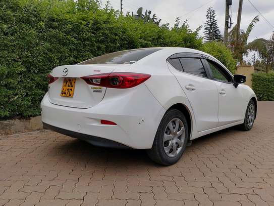 Mazda Axella image 7