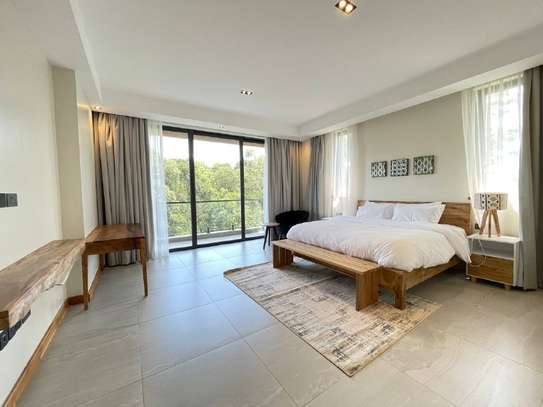 4 Bed Apartment with En Suite in Westlands Area image 2