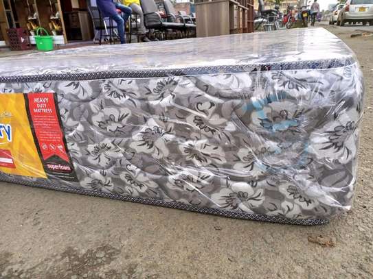Price ya mtaa!10inch6x6 heavy duty quilted mattresses pewa! image 3
