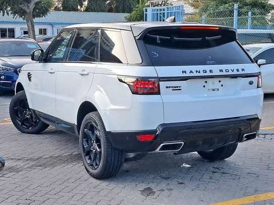 Range rover sport image 7