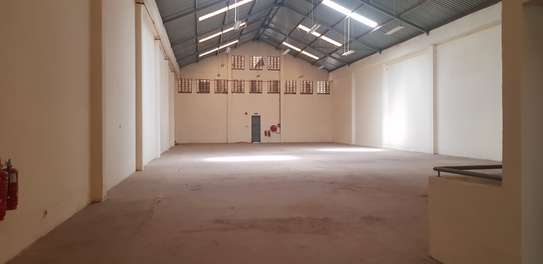 10,000 ft² Warehouse with Fibre Internet at Icd Road image 3