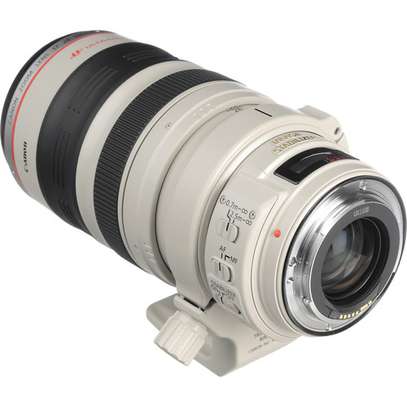 Canon EF 28-300mm f/3.5-5.6L IS USM Lens image 4
