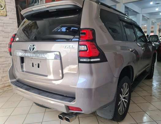 Toyota land cruiser Prado TX-L petrol 2019 image 8