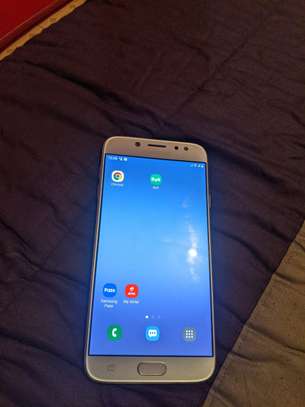 Samsung j7 pro image 1