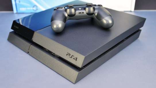PS 4 STANDARD WITH TWO PADS. image 2