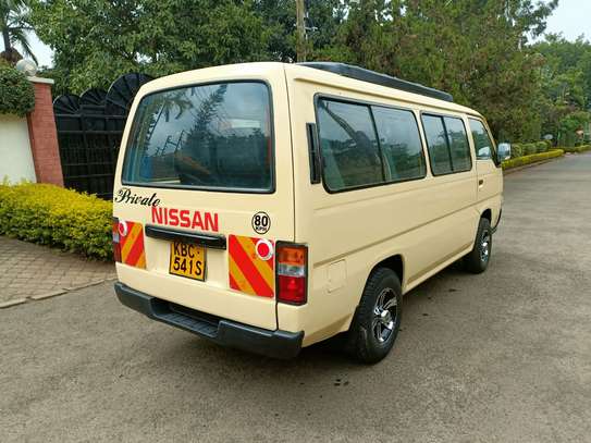 Nissan Urvan image 6