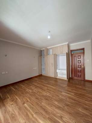 3 Bed Apartment with En Suite in Riverside image 17