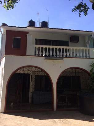 3 bedroom beach villa house for rent in Bamburi beach. ID 361 image 12