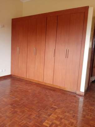 3 bedroom apartment for rent in Kileleshwa image 10