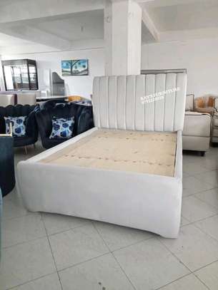 4.5 white  patterned bed design image 1