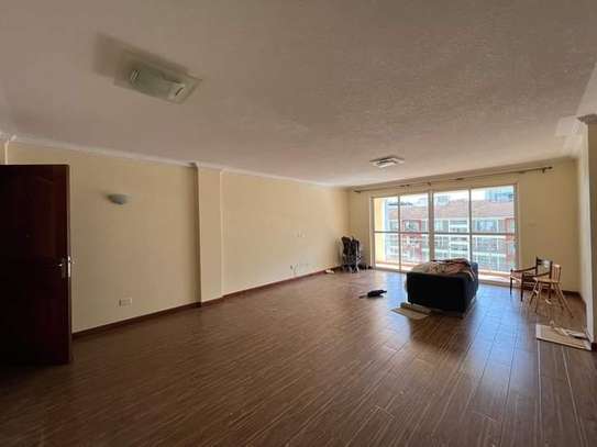 3 Bed Apartment with En Suite in Riverside image 20