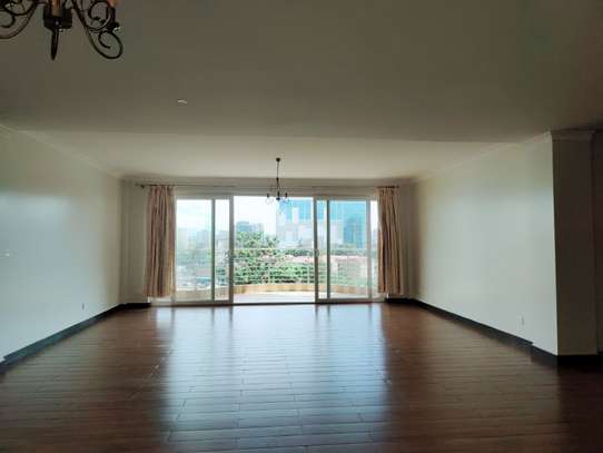 4 Bed Apartment with En Suite in Parklands image 1