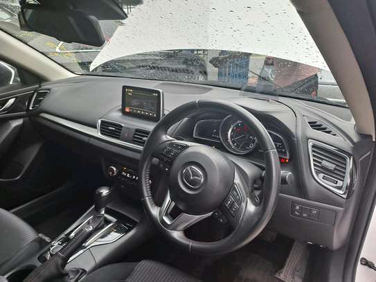 Mazda axella hatchback image 6