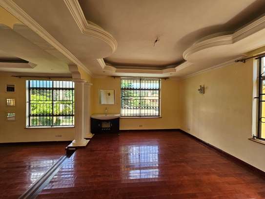 4 Bed House with En Suite in Lavington image 33